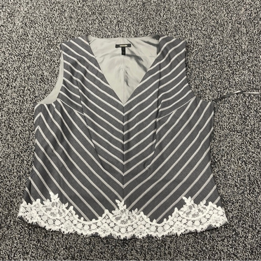 Escada vest